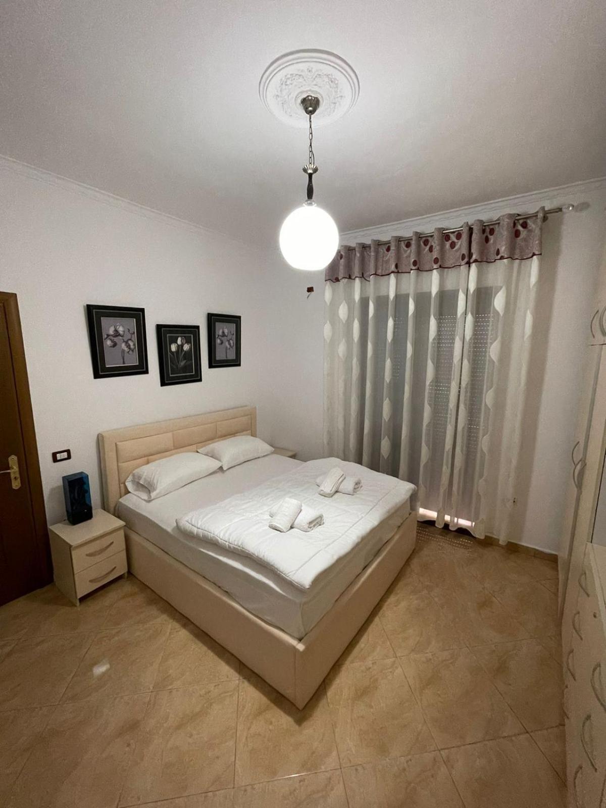 Anel'S Guesthouse Berat Eksteriør billede