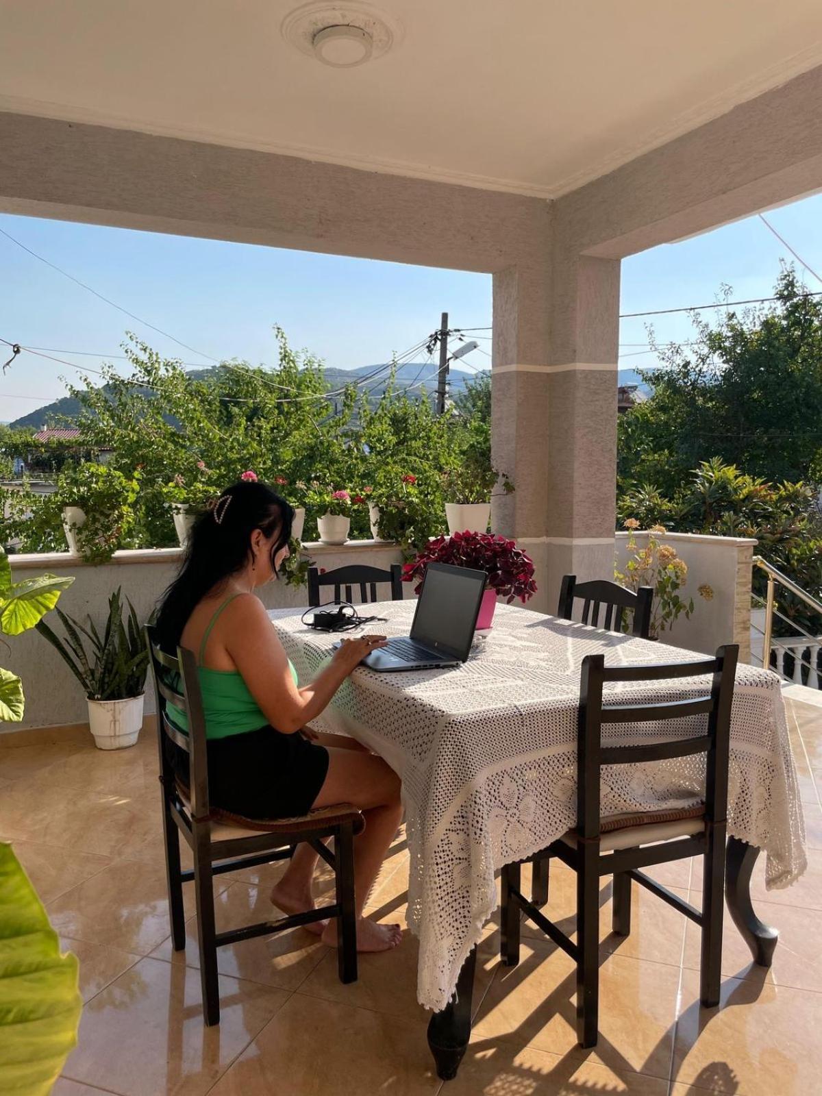 Anel'S Guesthouse Berat Eksteriør billede