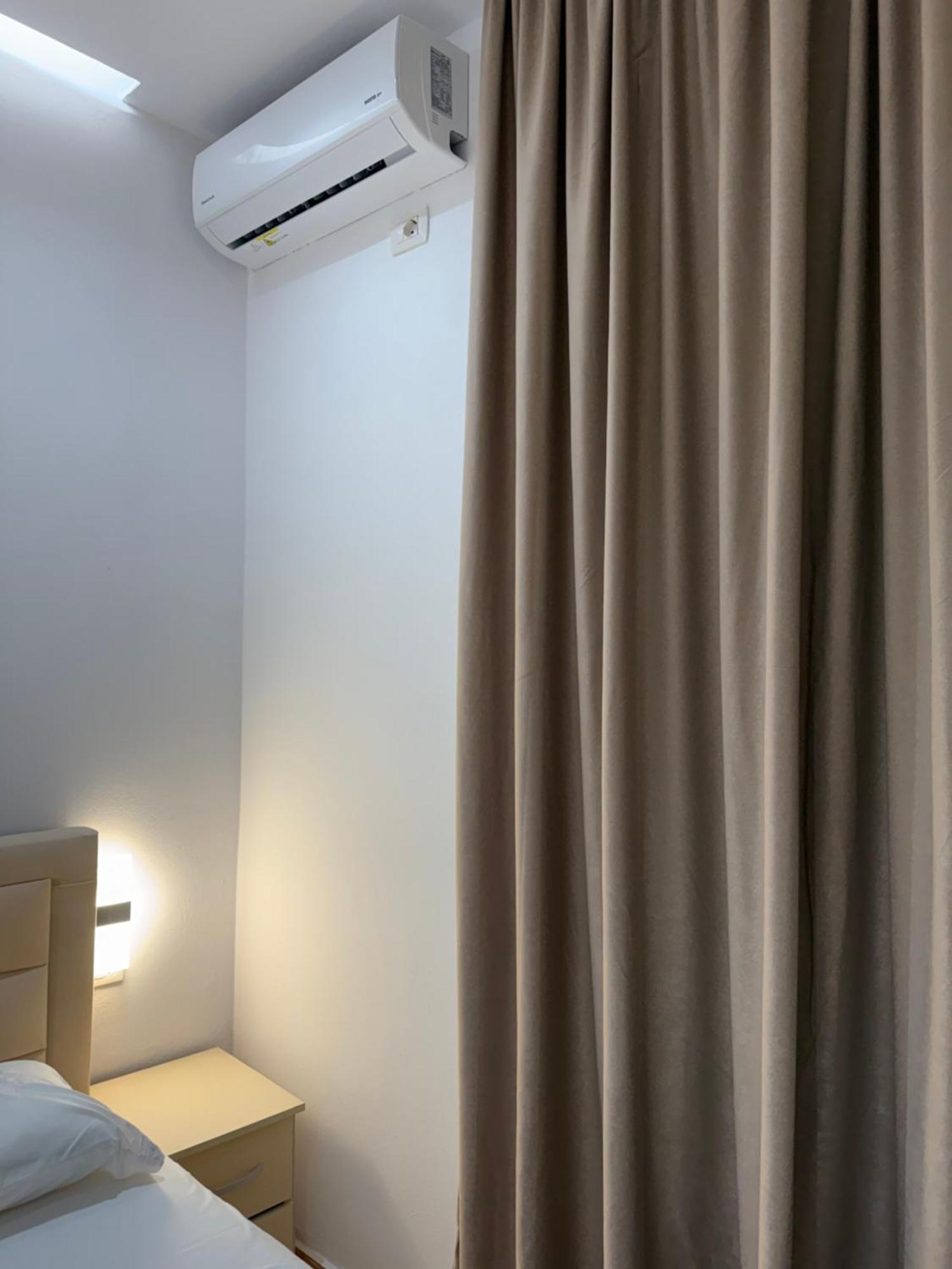 Anel'S Guesthouse Berat Eksteriør billede