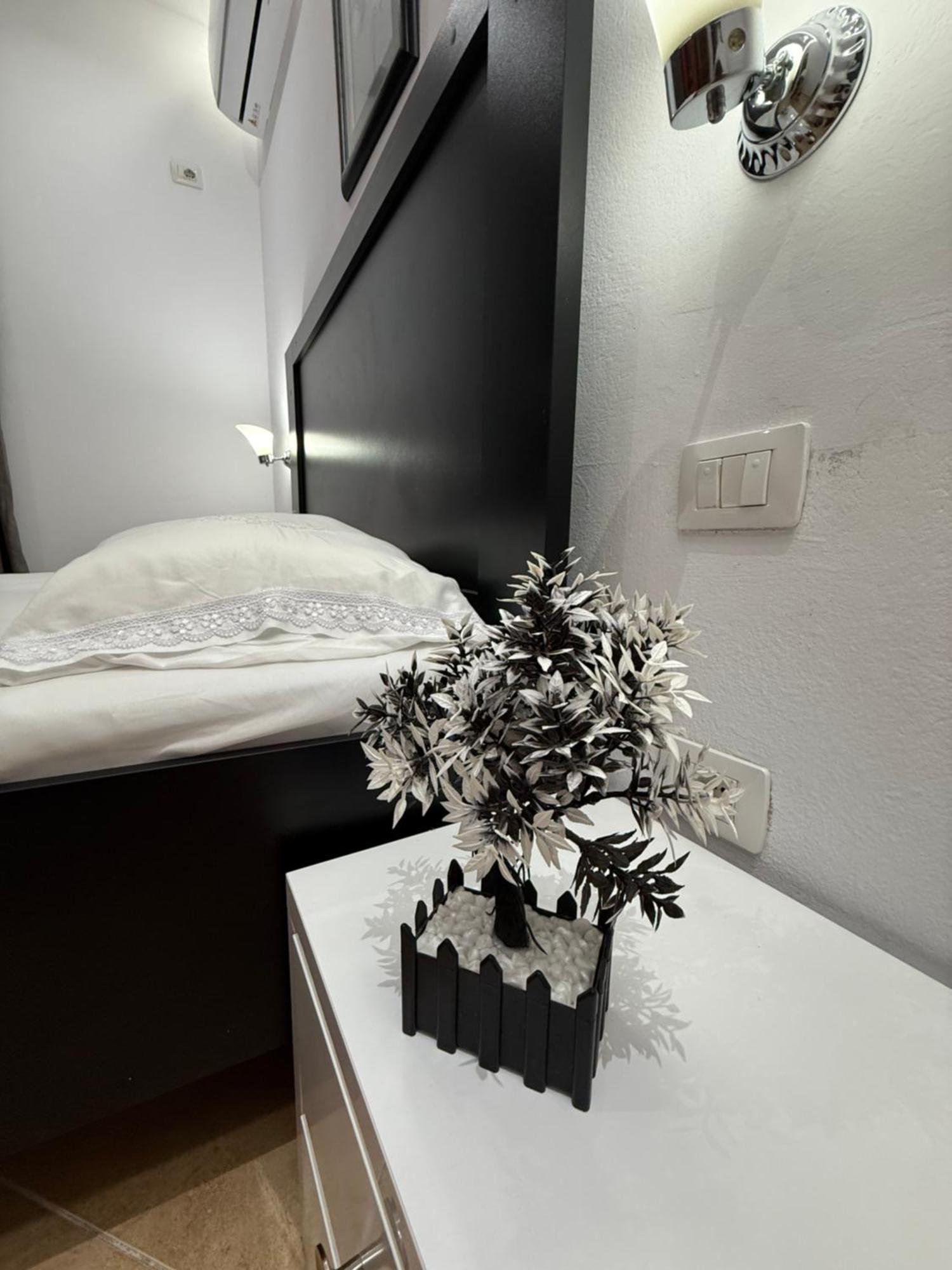 Anel'S Guesthouse Berat Eksteriør billede